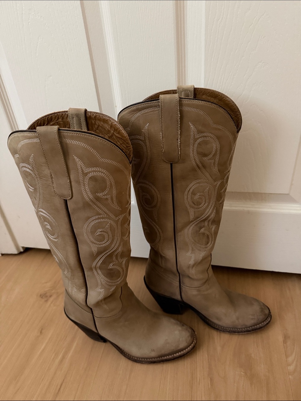 Lucchese Taupe Embroidered Leather Western Cowgirl Boots sz 8.5